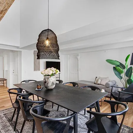 Apartment Sanders Regent - Smart Two-bedroom Near Square *