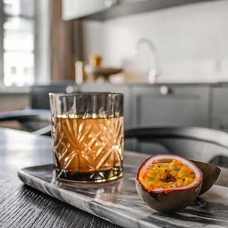 Apartment Sanders Regent - Smart Two-bedroom Near Square *