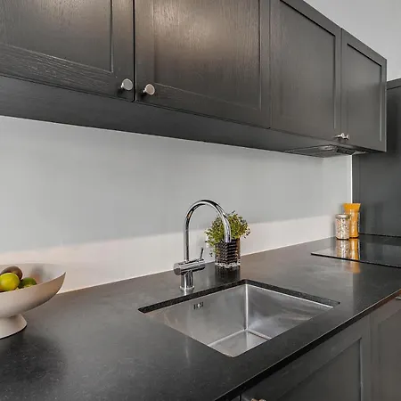 Apartment Sanders Regent - Smart Two-bedroom Near Square