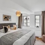 Regent 8- Great With Terrace In Centre 아파트